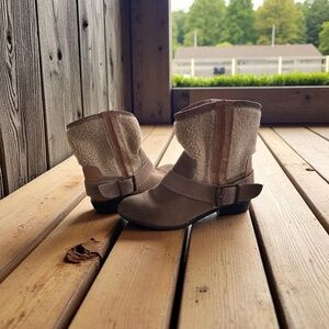 Kelsi Dagger “Tempest” Faux Fur Lined Leather Ankle Boots — Size 6.5M